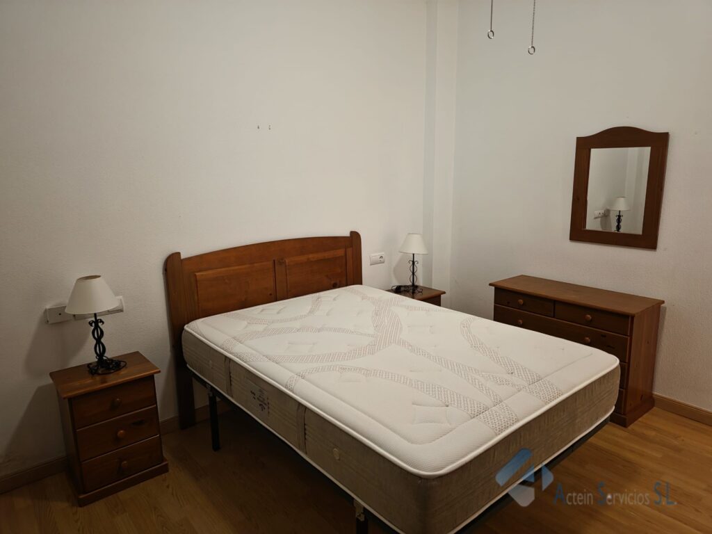 Piso en Alquiler: Calle Nardo, Badajoz